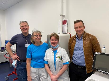 From left: Thomas Nordkvist, operations manager of the Operations Department, Stina Marina Thon, senior bioanalysts for CBD, Helle Henni Hansen, bioanalyst and Amir and Daniel Blak, CEO, Sarstedt ApS.